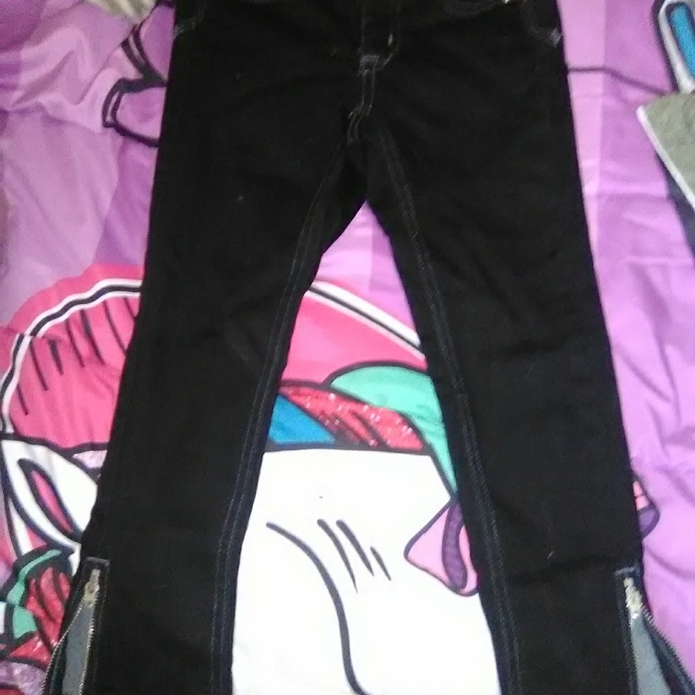 Girls Justice capri jeans  size 8s NWOT
